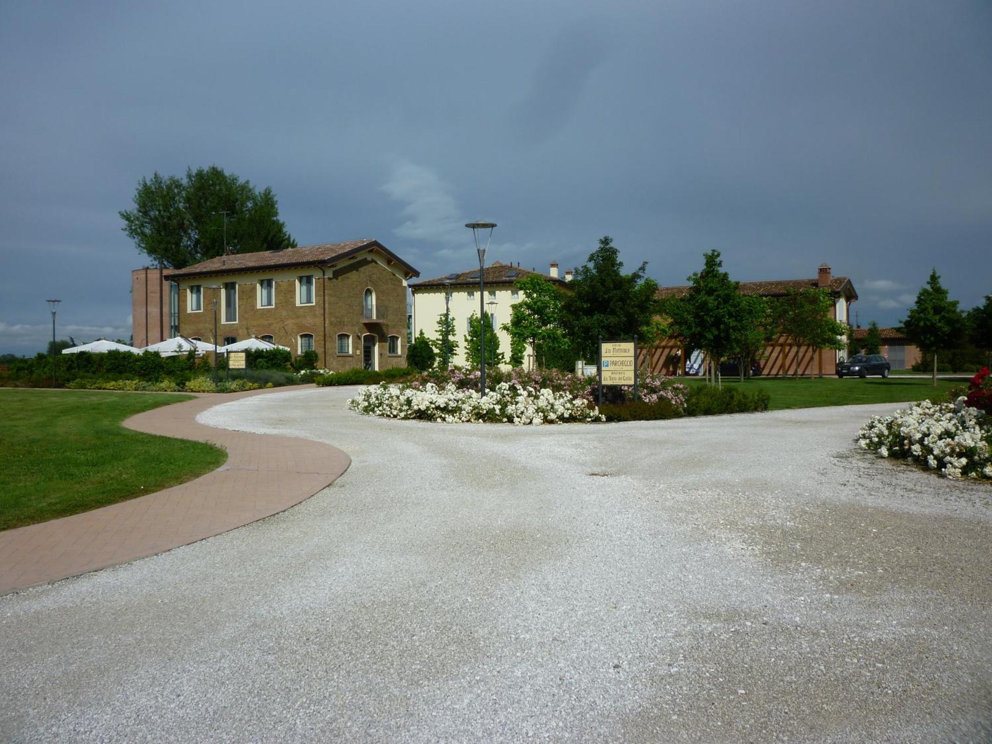 Hotel La Fornace San Vicenzo di Galliera Buitenkant foto