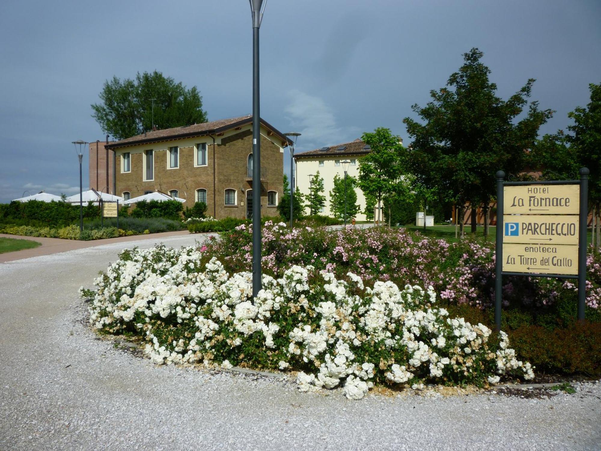 Hotel La Fornace San Vicenzo di Galliera Buitenkant foto